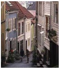 Bergen tiny street. Photo Oddleiv Apneseth/Bergen Tourist Board