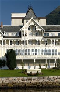 The historic Kvikne's hotel Balestrand. Photo CH/Innovation Norway
