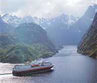 Trollfjord. Photo Terje Rakke, Nordic Life/Innovation Norway